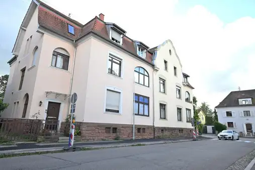 4-Zimmer Wohnung mit Wintergarten in guter Stadtzentrumslage 