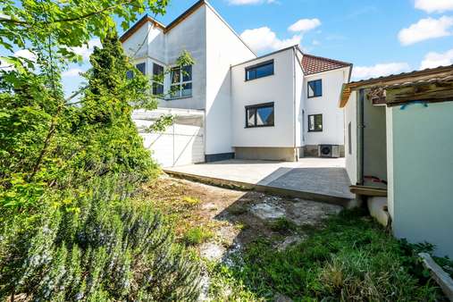 Terrasse und Garten - Doppelhaushälfte in 79341 Kenzingen mit 160m² kaufen
