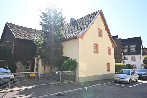 Wohnhaus mit Scheunenanbau - Mehrfamilienhaus in 79312 Emmendingen mit 340m² kaufen