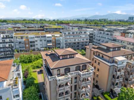 Hausansicht - Penthouse-Wohnung in 79111 Freiburg mit 162m² kaufen
