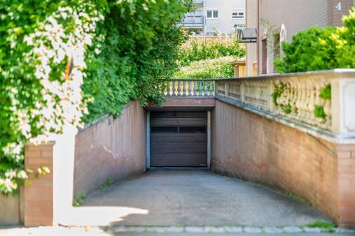 Tiefgarageneinfahrt - Penthouse-Wohnung in 79111 Freiburg mit 162m² kaufen