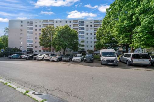 Hausansicht - Etagenwohnung in 79114 Freiburg mit 78m² als Kapitalanlage kaufen