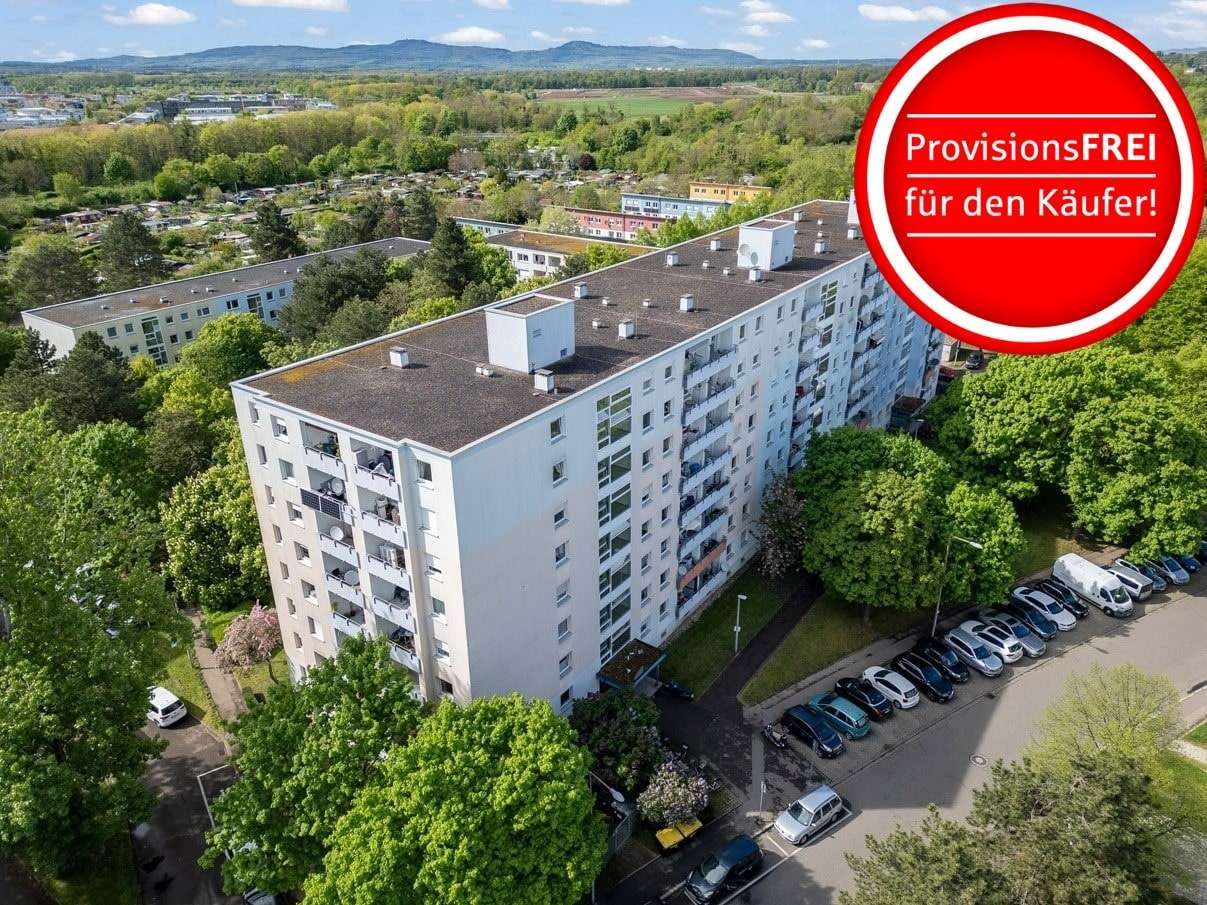 Hausansicht (Drohne) - Etagenwohnung in 79114 Freiburg mit 78m² als Kapitalanlage kaufen