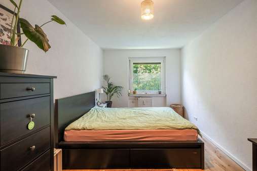 Schlafzimmer 1 - Etagenwohnung in 79114 Freiburg mit 78m² als Kapitalanlage kaufen