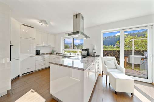 großzügige Einbauküche - Landhaus in 79194 Heuweiler mit 311m² kaufen