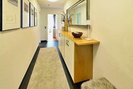 Flur - Etagenwohnung in 79183 Waldkirch mit 107m² kaufen