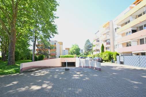 Tiefgarageneinfahrt - Erdgeschosswohnung in 79211 Denzlingen mit 20m² als Kapitalanlage kaufen