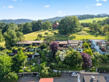 Blick auf das Haus Drohnenaufnahme Blick auf das Haus Drohnenaufnahme - Doppelhaushälfte in 79280 Au mit 169m² kaufen