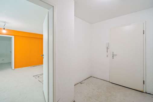 Flur Flur - Souterrain-Wohnung in 79227 Schallstadt mit 69m² kaufen