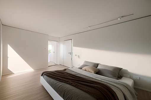 Schlafzimmer KI generiert Schlafzimmer KI generiert - Souterrain-Wohnung in 79227 Schallstadt mit 69m² kaufen