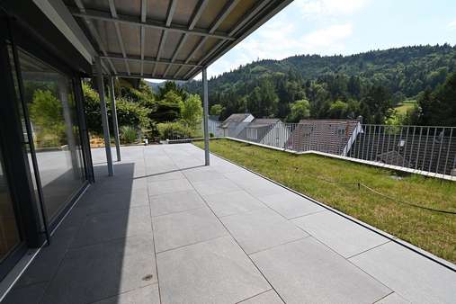 Terrasse mit Aussicht Terrasse mit Aussicht - Erdgeschosswohnung in 79183 Waldkirch mit 197m² kaufen