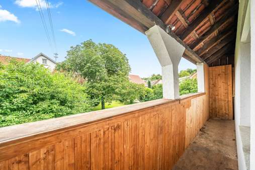 Balkon mit Ausblick Balkon mit Ausblick - Zweifamilienhaus in 79341 Kenzingen mit 131m² kaufen