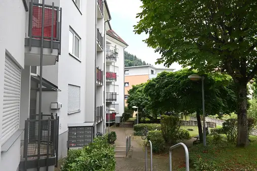 Bezugsfreie 2-Zimmer-Wohnung mit 2 Balkonen 