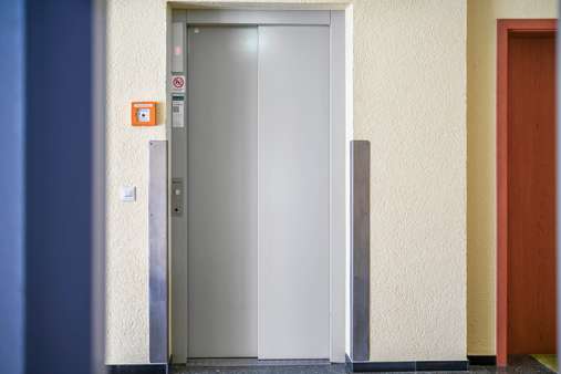 Aufzug im Gebäude - Etagenwohnung in 79346 Endingen mit 84m² kaufen