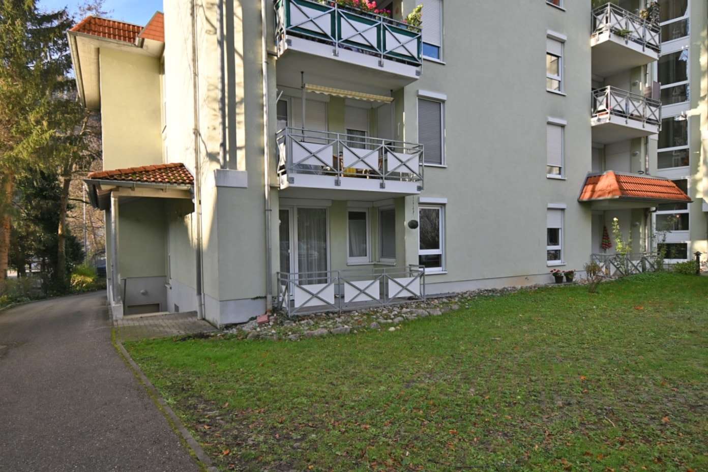 Balkonseite Balkonseite - Erdgeschosswohnung in 79183 Waldkirch mit 54m² kaufen