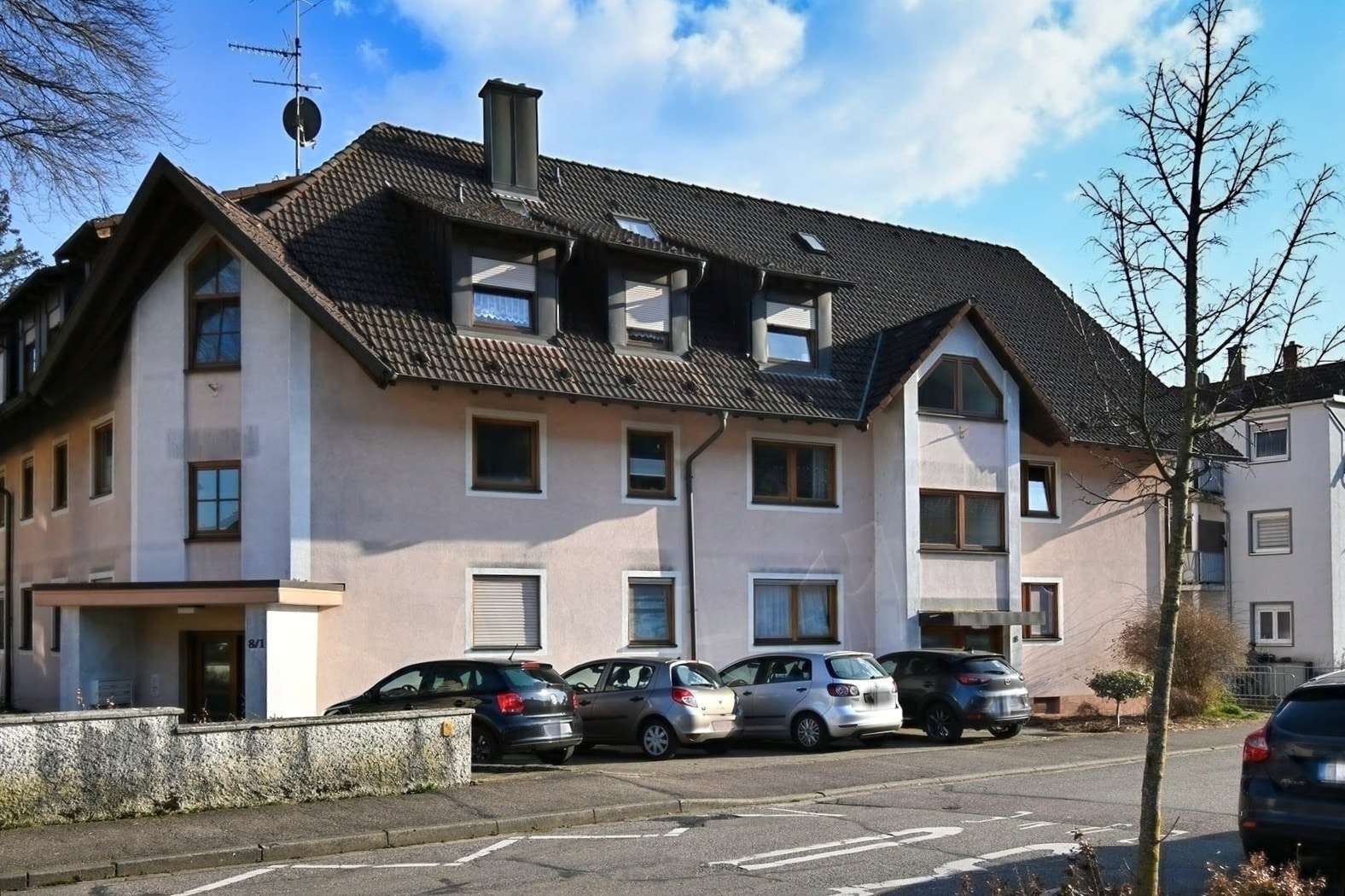 Hausansicht Hausansicht - Erdgeschosswohnung in 79261 Gutach mit 68m² als Kapitalanlage kaufen