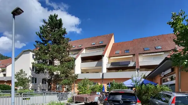 Bezugsfreie großzügige Maisonettewohnung in zentraler Lage