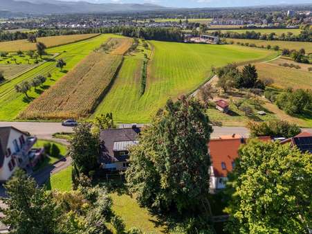 Blick Richtung Emmendingen und Kollmarsreute Blick Richtung Emmendingen und Kollmarsreute - Zweifamilienhaus in 79312 Emmendingen mit 243m² kaufen