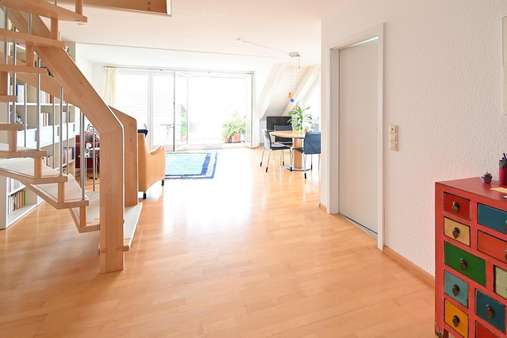 Moderner heller Wohn-/ Essbereich Moderner heller Wohn-/ Essbereich - Maisonette-Wohnung in 79183 Waldkirch mit 90m² kaufen