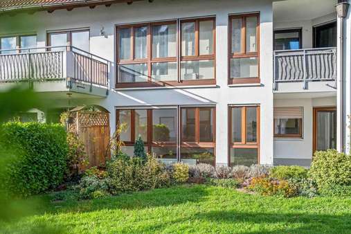 Wohnung mit Terrasse und Sondernutzungsrecht des Gartens - Erdgeschosswohnung in 79199 Kirchzarten mit 53m² kaufen
