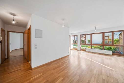 Wohn-/ Esszimmer - Erdgeschosswohnung in 79199 Kirchzarten mit 53m² kaufen