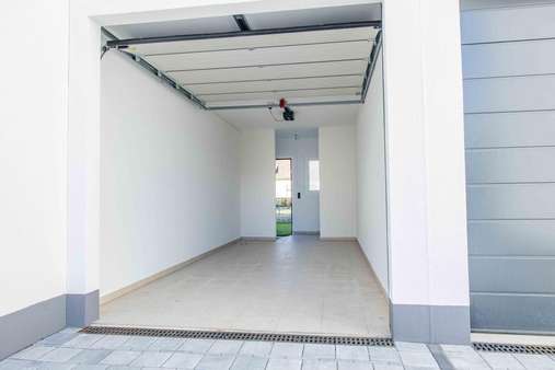 Garage - Doppelhaushälfte in 79108 Freiburg im Breisgau mit 124m² günstig kaufen