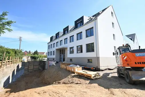 Helle & moderne Neubauwohnung mit Balkon