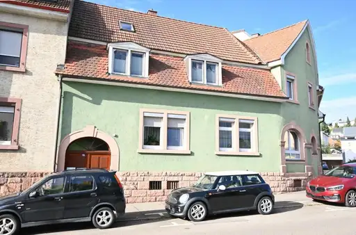 Reizvolles, vermietetes 2-Familien-Stadthaus in der "Unterstadt"