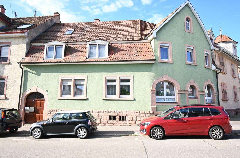 Hausansicht - Zweifamilienhaus in 79312 Emmendingen mit 236m² kaufen
