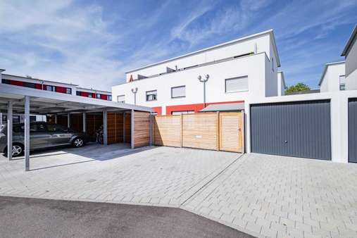 Garage mit Zugang zum Garten - Reihenendhaus in 79341 Kenzingen mit 128m² kaufen