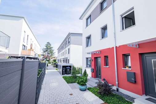 Hauseingang - Reihenendhaus in 79341 Kenzingen mit 128m² kaufen