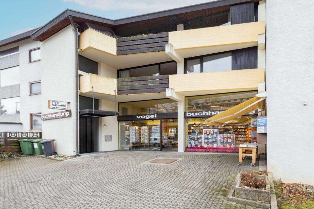 Blick auf die Balkone - Etagenwohnung in 79117 Freiburg im Breisgau mit 42m² als Kapitalanlage kaufen