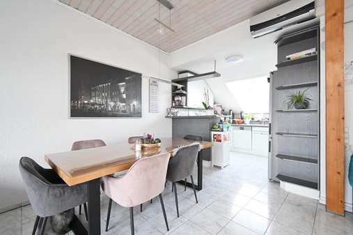 Küche mit Essplatz - Dachgeschosswohnung in 79312 Emmendingen mit 105m² kaufen