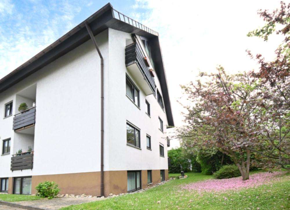 Ansicht mit beiden Balkonen - Etagenwohnung in 79238 Ehrenkirchen mit 104m² kaufen