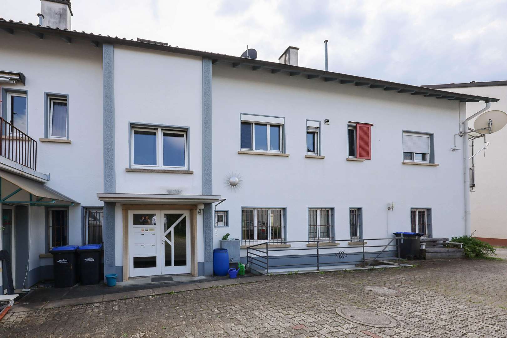 Außenansicht Außenansicht - Dachgeschosswohnung in 79585 Steinen mit 53m² kaufen