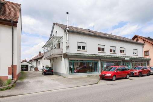 Außenansicht Außenansicht - Dachgeschosswohnung in 79585 Steinen mit 53m² kaufen