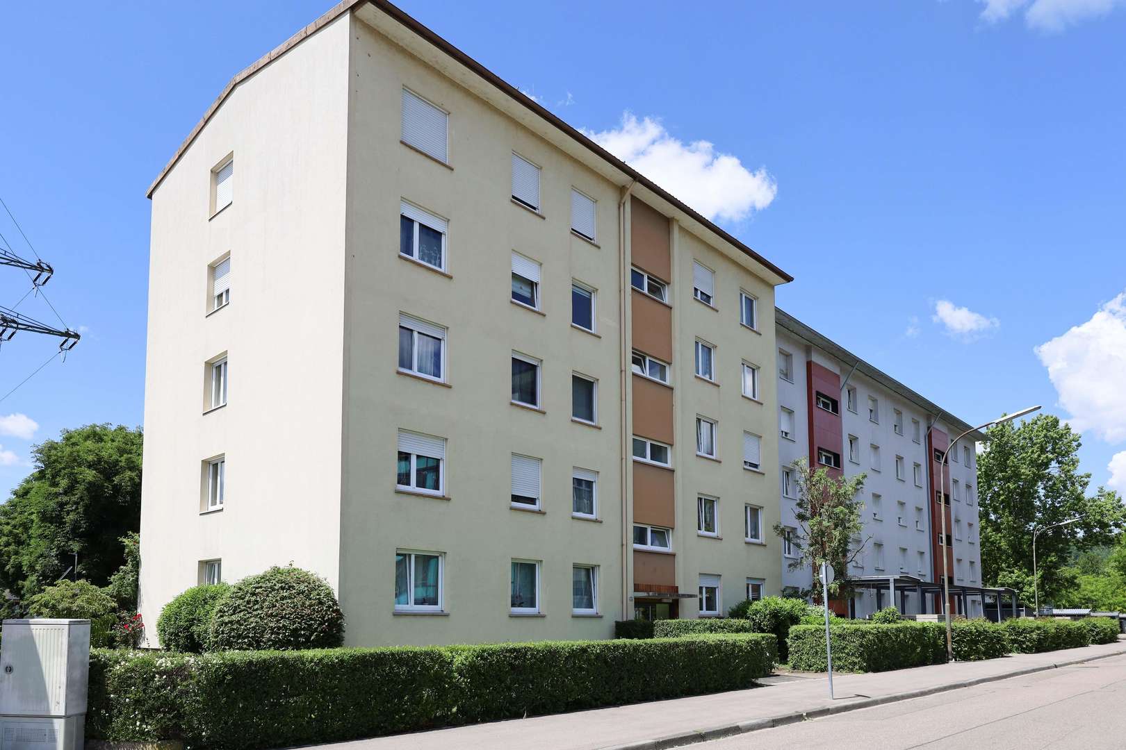 Ansicht Süd- und Ostseite - Etagenwohnung in 79539 Lörrach mit 86m² kaufen