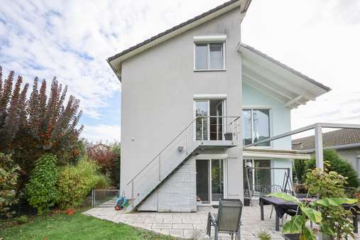 Blick vom Garten - Zweifamilienhaus in 79688 Hausen mit 237m² kaufen