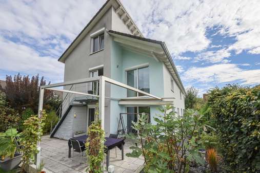 Blick vom Garten Blick vom Garten - Zweifamilienhaus in 79688 Hausen mit 232m² kaufen