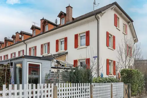 Reihenendhaus (Köchlin) mit Stellplatz und gepflegtem Garten-zentrumsnah gelegen!