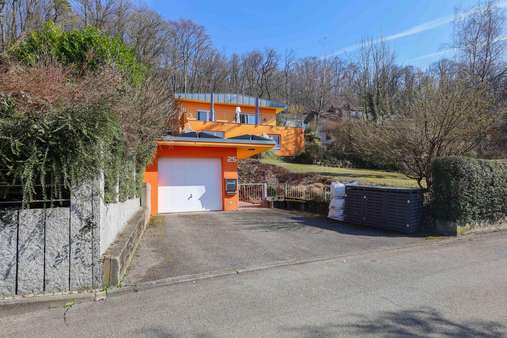 Außenansicht 1 Außenansicht 1 - Einfamilienhaus in 79540 Lörrach mit 210m² kaufen
