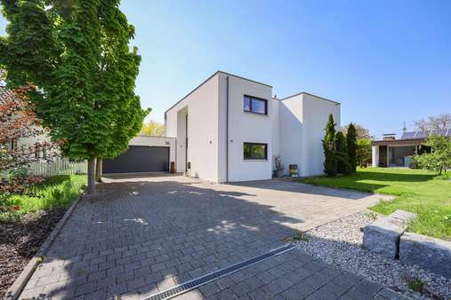 Außenansicht Eingang - Einfamilienhaus in 79541 Lörrach mit 203m² kaufen