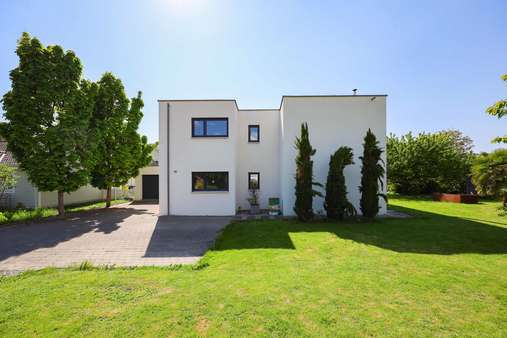 Außenansicht front - Einfamilienhaus in 79541 Lörrach mit 203m² kaufen