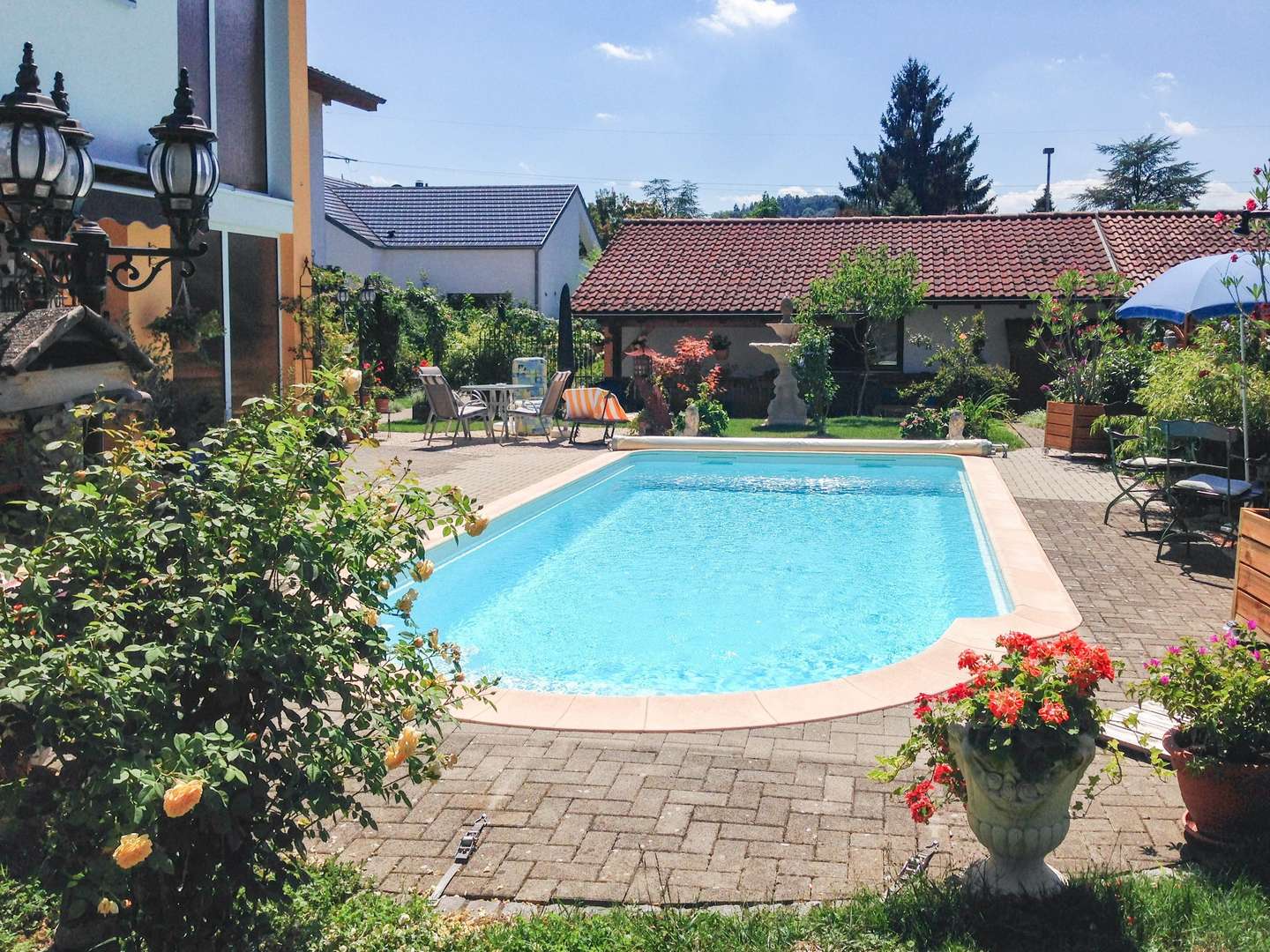 Pool - Zweifamilienhaus in 79539 Lörrach mit 224m² kaufen