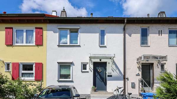 Außenansicht Front - Reihenmittelhaus in 79539 Lörrach mit 120m² kaufen