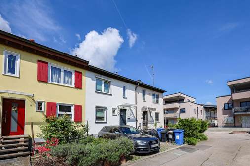 Außenansicht Front - Reihenmittelhaus in 79539 Lörrach mit 120m² kaufen