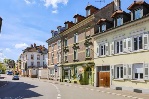 Denkmalgeschütztes Mehrfamilienhaus mit Gastronomiefläche in bester Innenstadtlage!