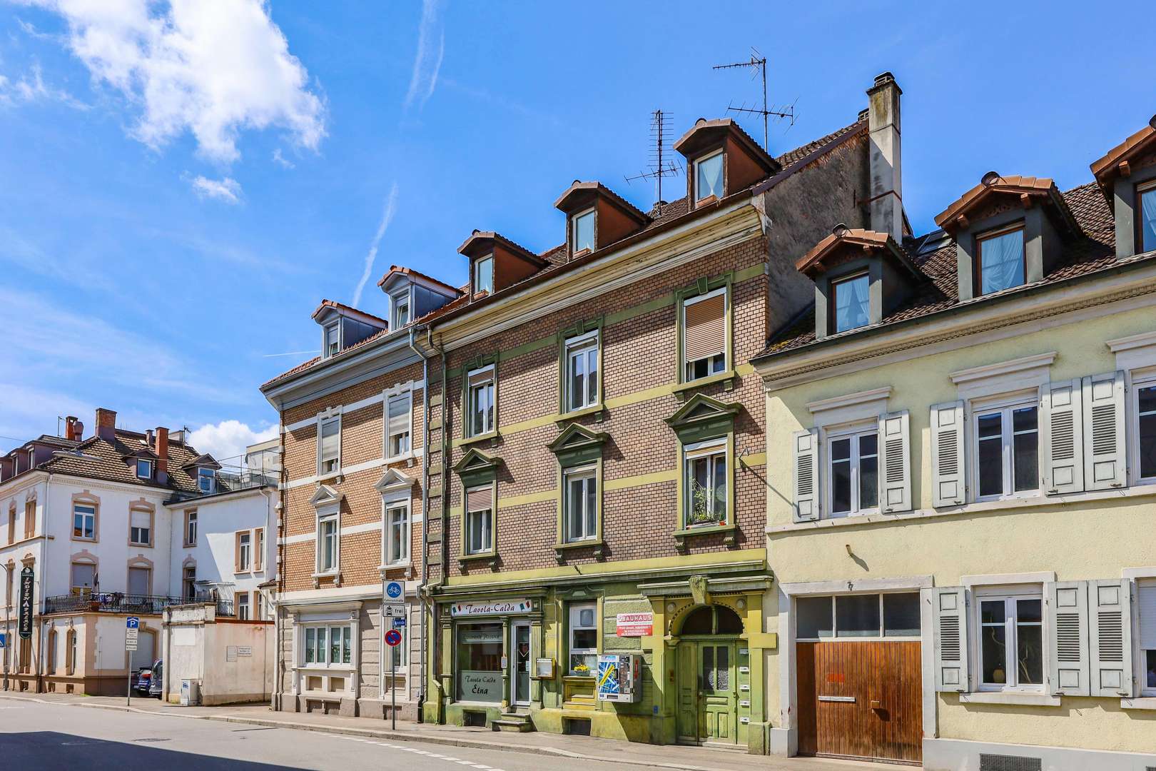 Außenansicht Außenansicht - Mehrfamilienhaus in 79539 Lörrach mit 256m² kaufen