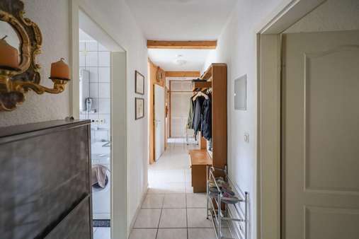 Flurbereich Flurbereich - Mehrfamilienhaus in 79539 Lörrach mit 256m² kaufen