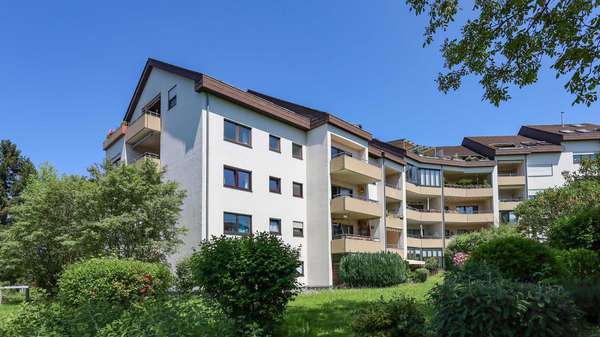 Außenansicht Rückseite Außenansicht Rückseite - Etagenwohnung in 79541 Lörrach mit 92m² kaufen